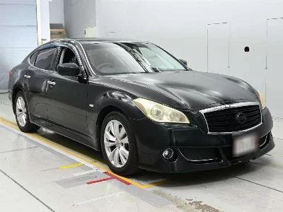 NISSAN FUGA