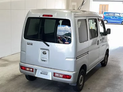 Toyota Pixis Van