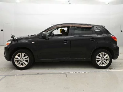 MITSUBISHI RVR