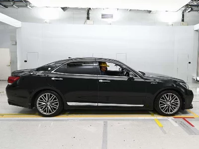 Toyota CROWN HYBRID