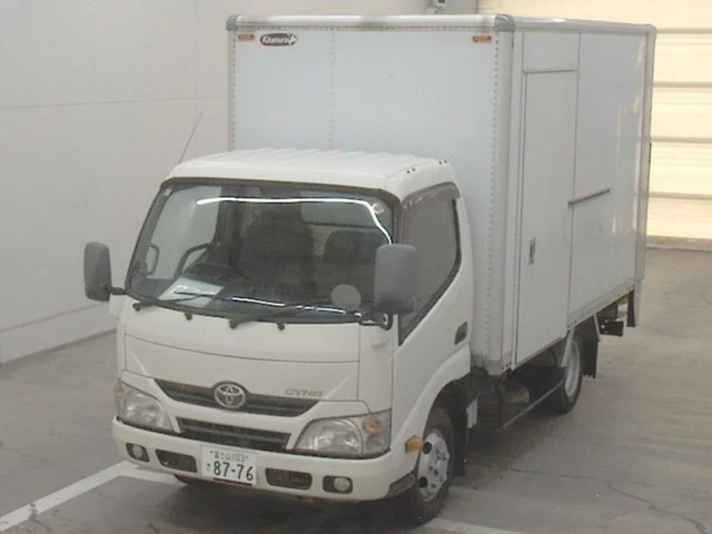 Toyota ToyoAce  с аукциона в Японии