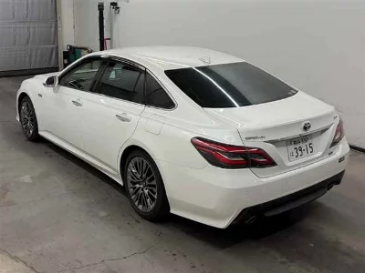 Toyota CROWN HYBRID