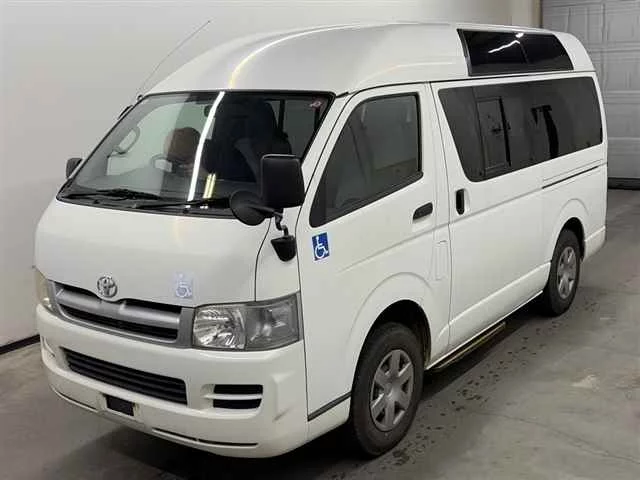 Toyota RegiusAce  с аукциона в Японии