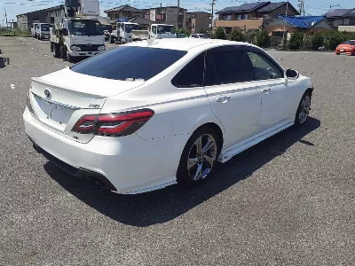 Toyota CROWN HYBRID