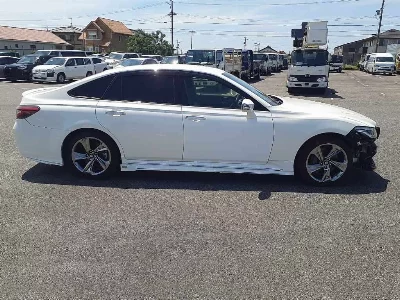 Toyota CROWN HYBRID
