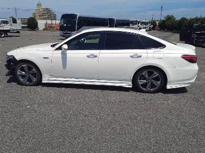 Toyota CROWN HYBRID