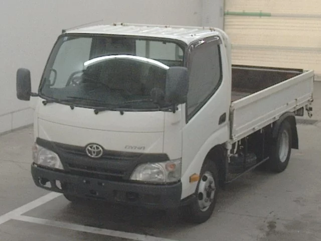 Toyota Dyna  с аукциона в Японии