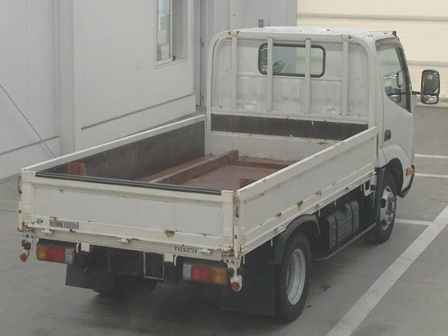 Toyota Dyna  с аукциона в Японии