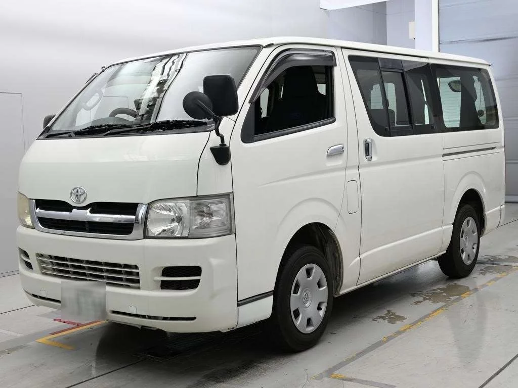 Toyota RegiusAce  с аукциона в Японии