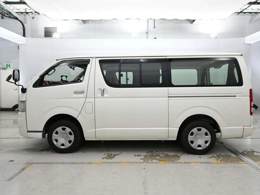 Toyota RegiusAce  с аукциона в Японии