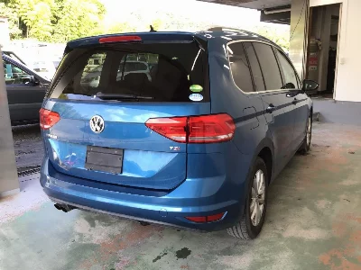 VOLKSWAGEN GOLF TOURAN