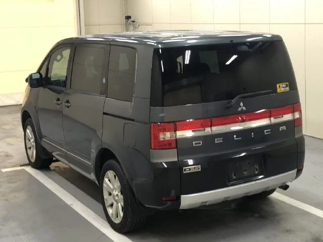 Mitsubishi Delica D:5  с аукциона в Японии