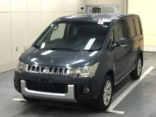 Mitsubishi Delica D:5  с аукциона в Японии