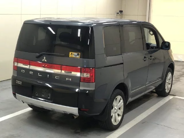 Mitsubishi Delica D:5  с аукциона в Японии