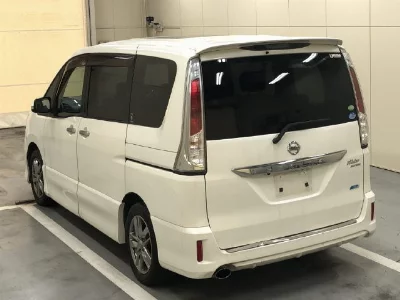 NISSAN SERENA