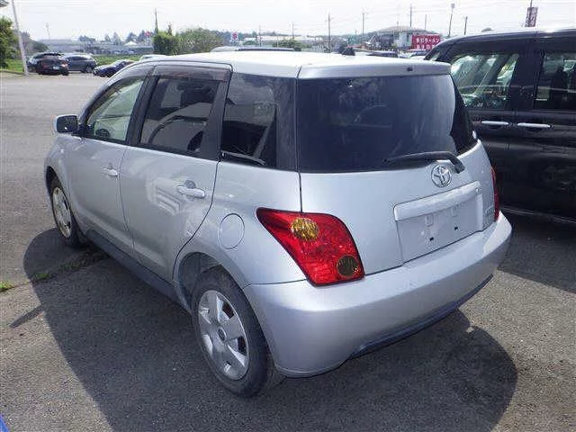 Toyota Ist  с аукциона в Японии