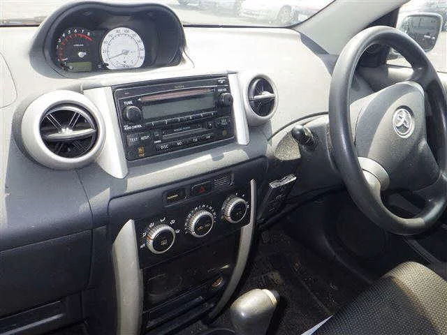Toyota Ist  с аукциона в Японии