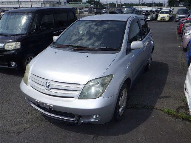 Toyota Ist  с аукциона в Японии