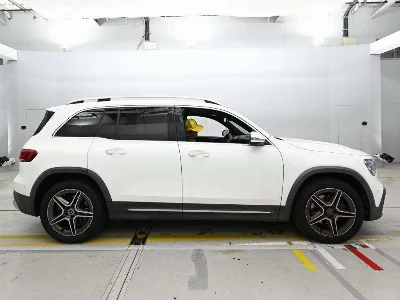MERCEDES BENZ GLB