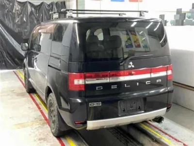 MITSUBISHI DELICA D:5