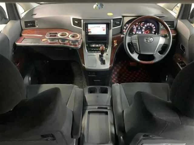 Toyota Vellfire  с аукциона в Японии