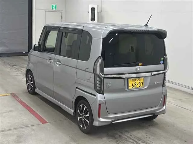 Honda N BOX CUSTOM  с аукциона в Японии