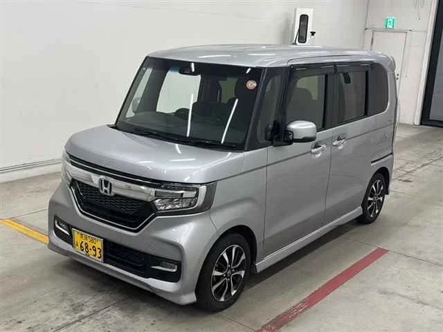 Honda N BOX CUSTOM  с аукциона в Японии