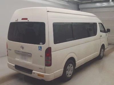 Toyota HiAce Commuter