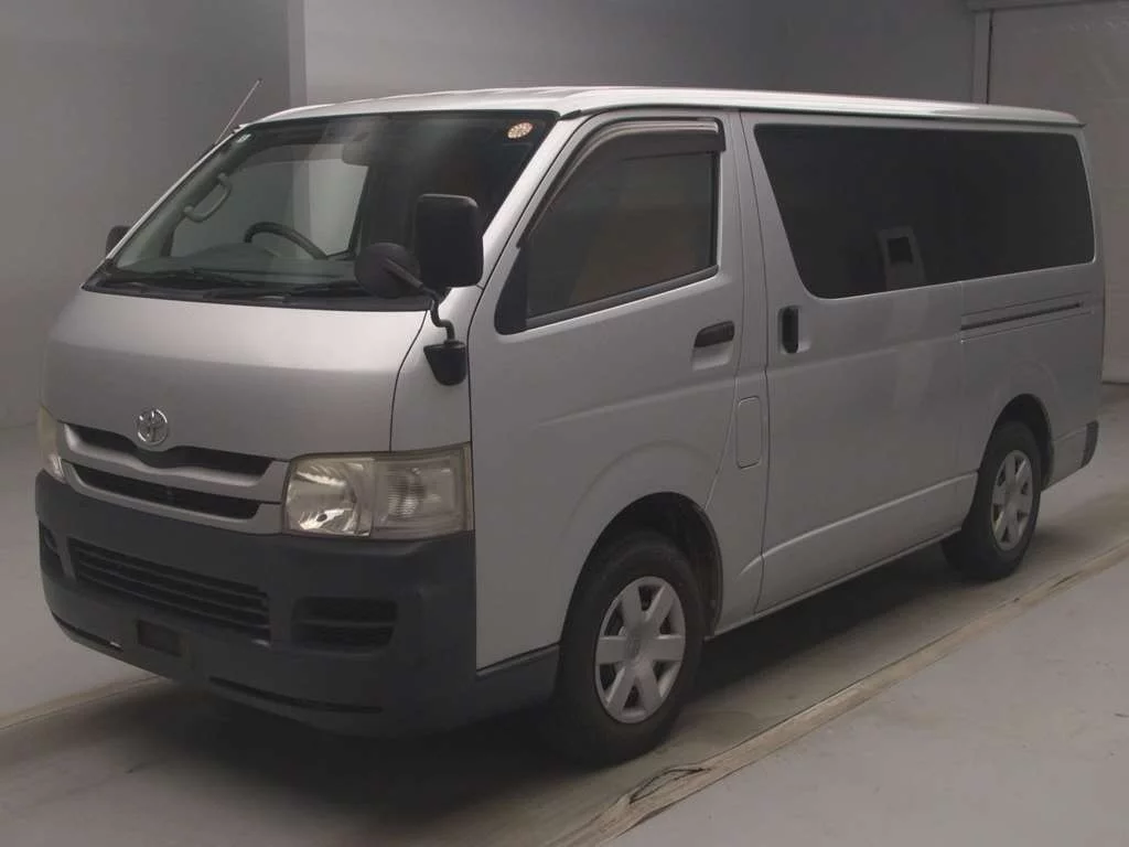 Toyota RegiusAce  с аукциона в Японии