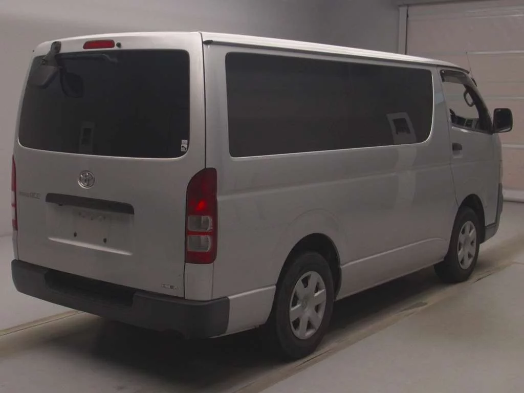 Toyota RegiusAce  с аукциона в Японии