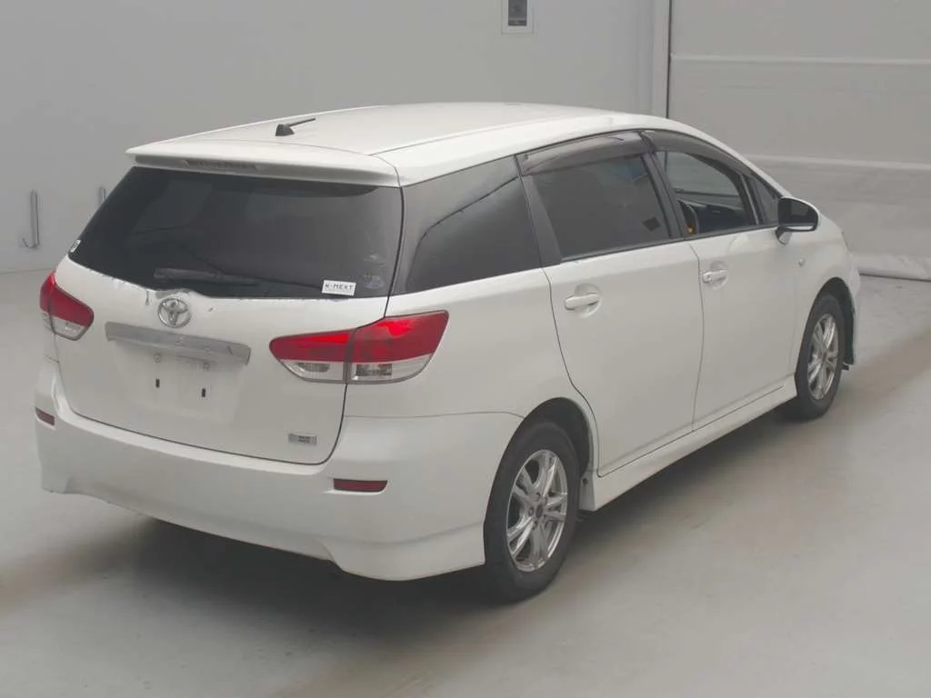 Toyota Wish  с аукциона в Японии