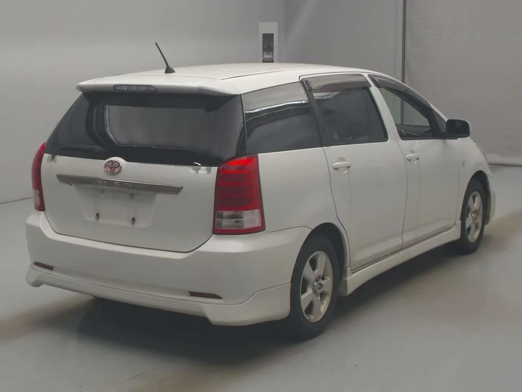 Toyota Wish  с аукциона в Японии