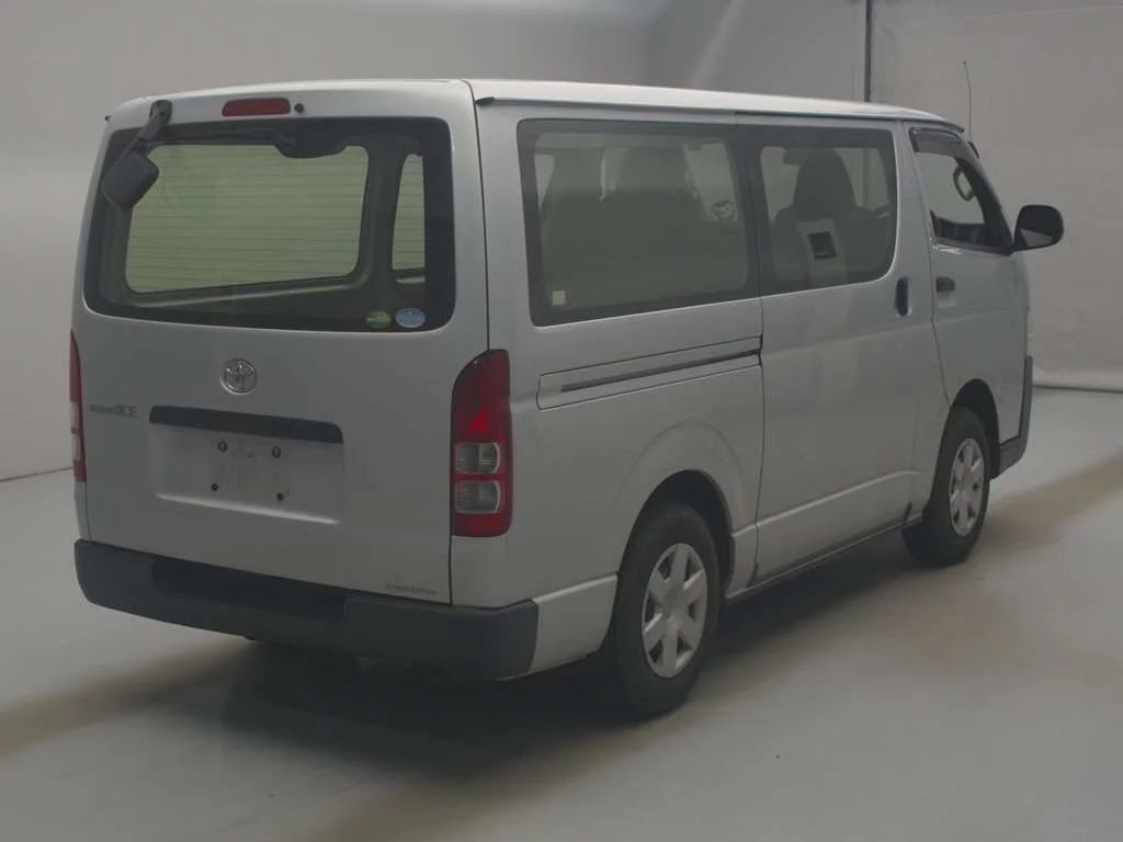 Toyota RegiusAce  с аукциона в Японии
