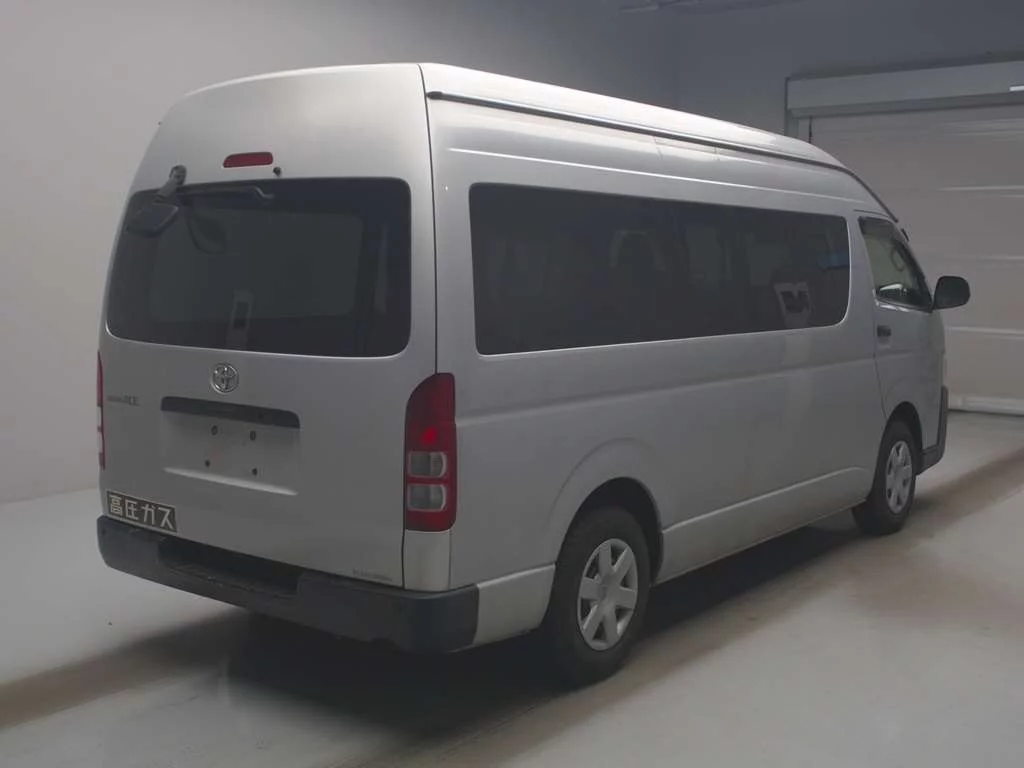 Toyota RegiusAce  с аукциона в Японии