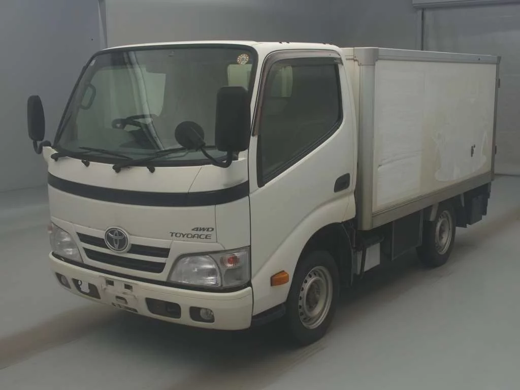 Toyota ToyoAce  с аукциона в Японии