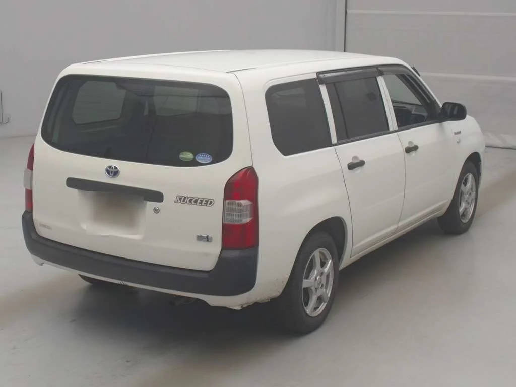 Toyota Succeed  с аукциона в Японии