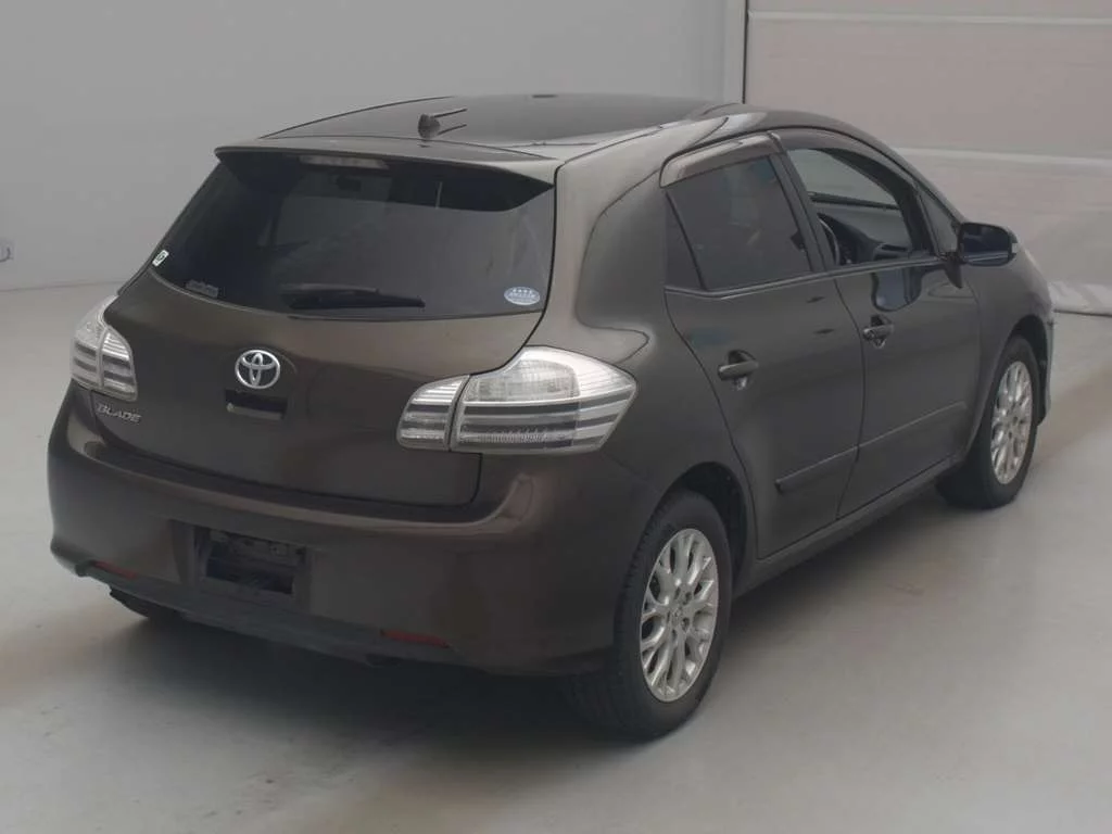 Toyota Blade  с аукциона в Японии