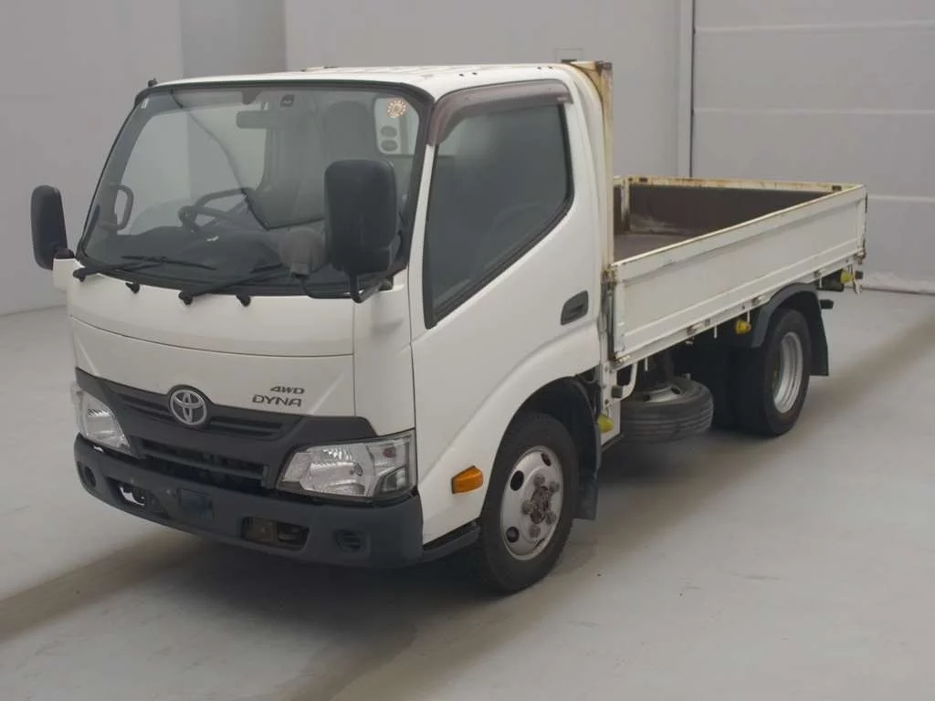 Toyota Dyna  с аукциона в Японии