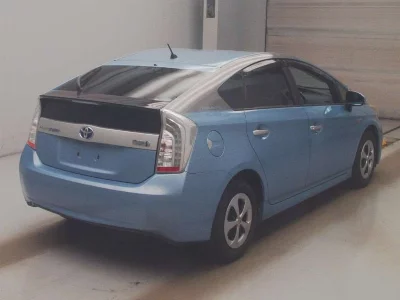 Toyota Prius PHV