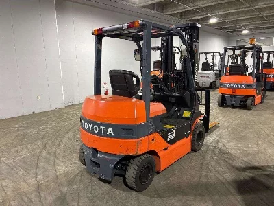 TOYOTA  FORKLIFT 