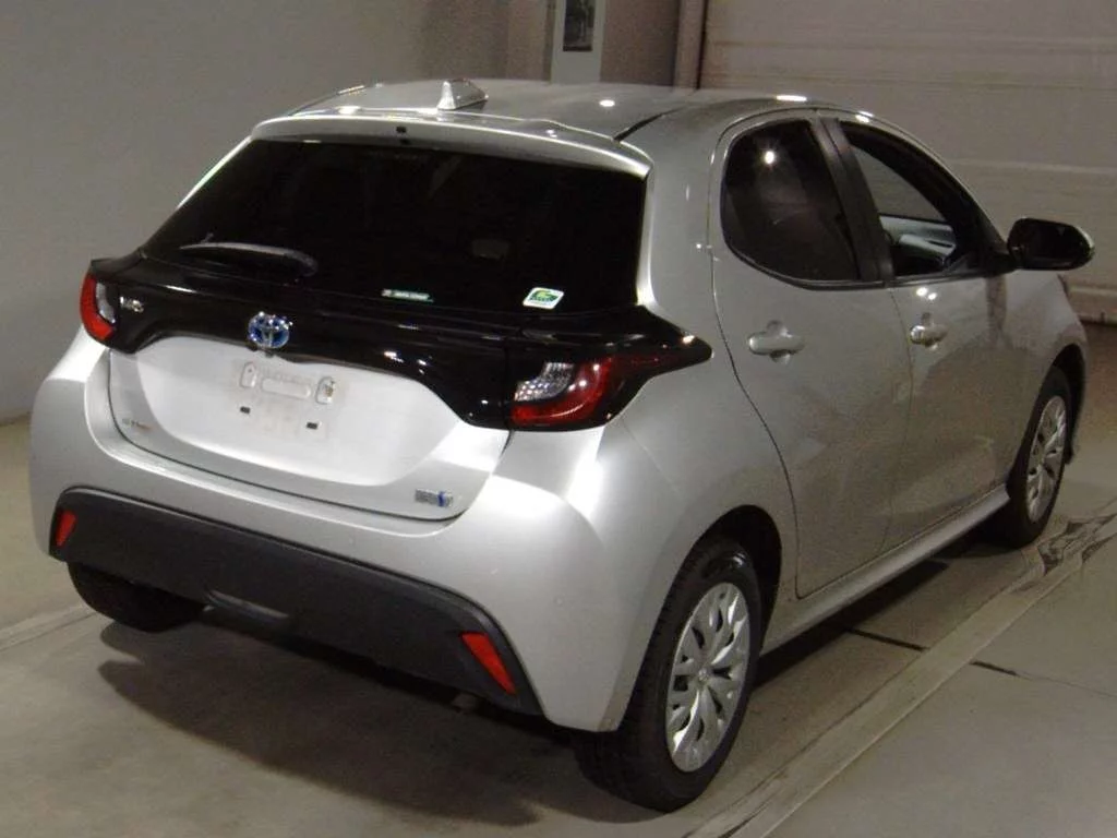 Toyota Yaris  с аукциона в Японии