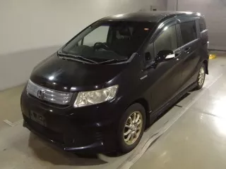 Honda FREED SPIKE HYBRID