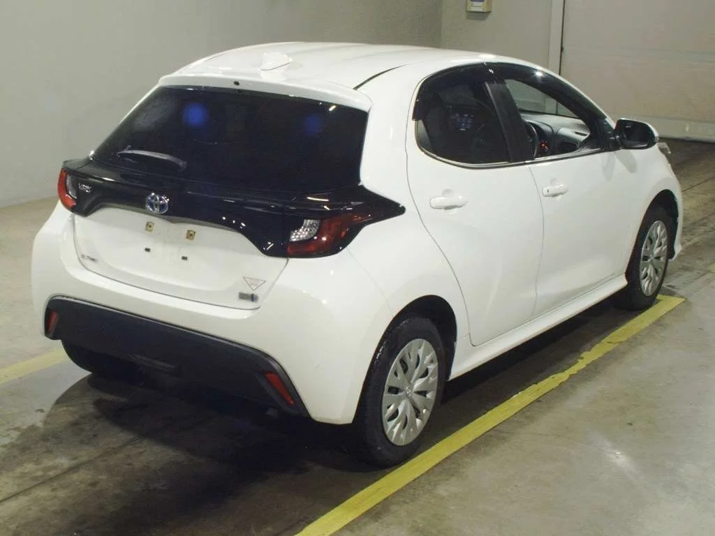Toyota Yaris  с аукциона в Японии