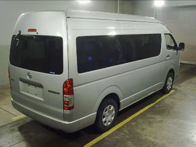 TOYOTA HIACE WAGON