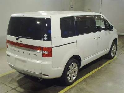 MITSUBISHI DELICA D:5