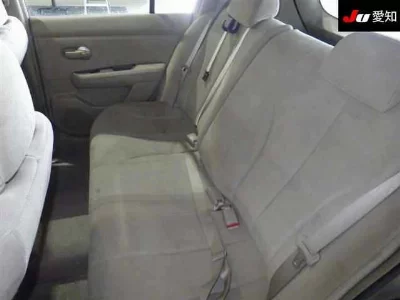NISSAN TIIDA