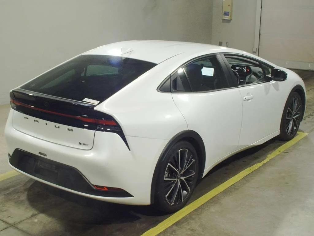 Toyota Prius  с аукциона в Японии