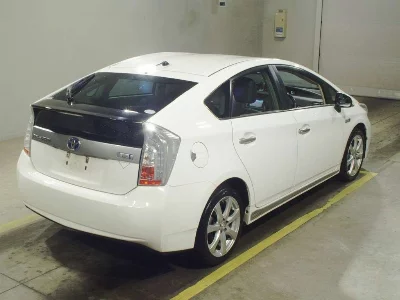 Toyota Prius PHV