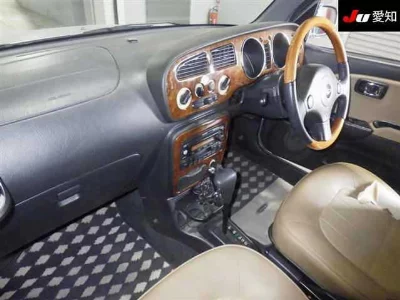 Daihatsu Mira Gino
