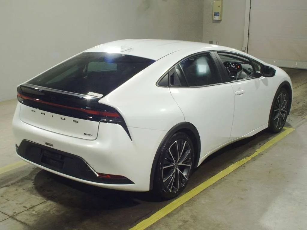 Toyota Prius  с аукциона в Японии